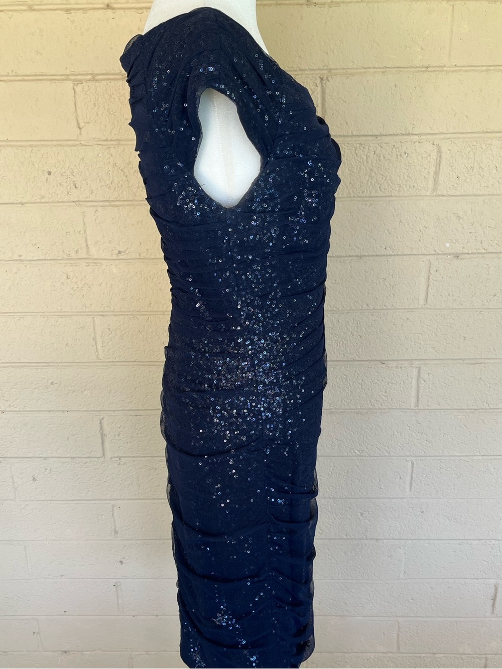 Ralph Lauren Sequin Dress w/ ruched tulle overlay. Cape sleeves. Navy blue. 6-8 - Picture 8 of 16